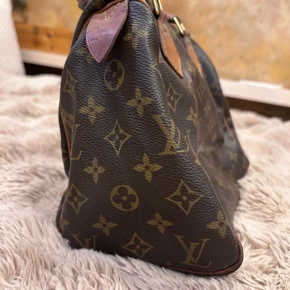 Louis Vuitton Monogram Handbag - Picture 4 of 8